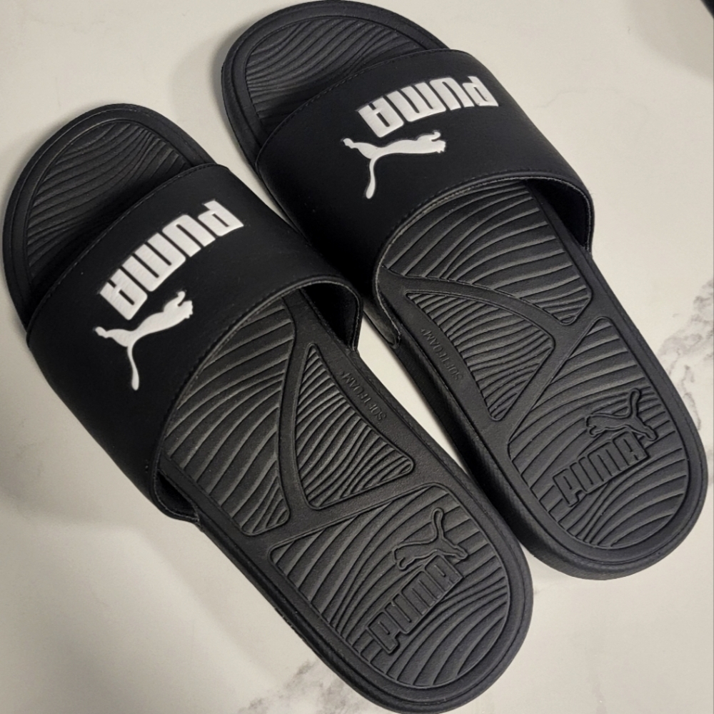 Mens size 10 US Puma slides, sandals, flip-flops